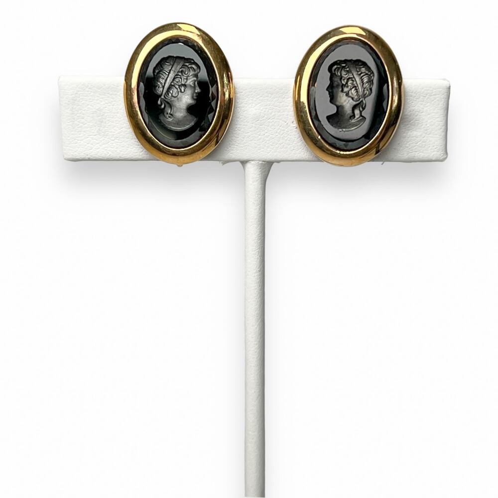 Sarah Coventry Earrings Evening Profile Cameo Gold Tone Clip On Black Intaglio